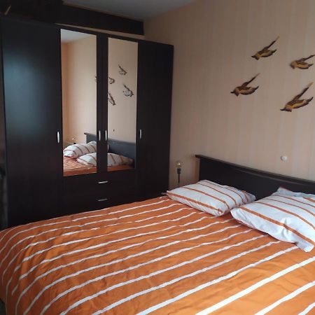 Апартаменти Chez Fabienne T1 Le Breuil-sur-Couze Екстер'єр фото