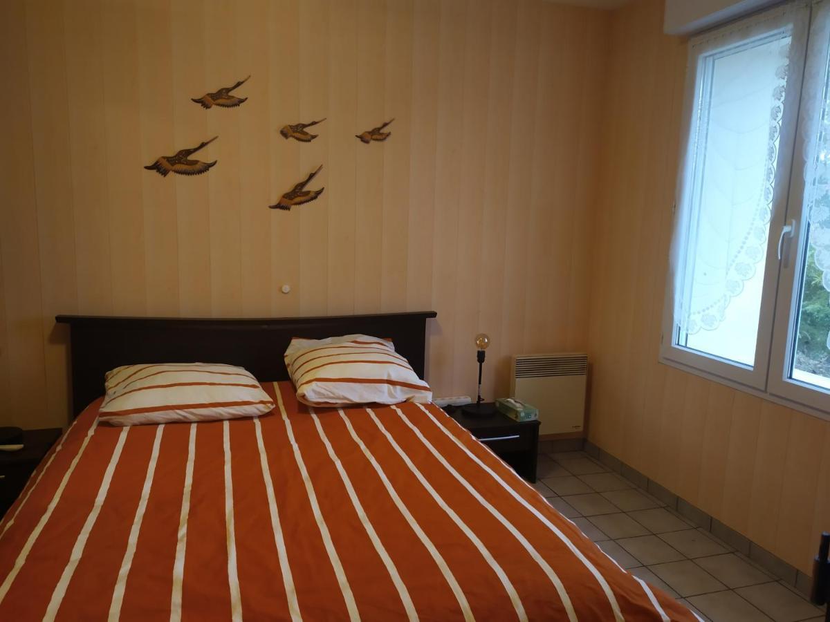 Апартаменти Chez Fabienne T1 Le Breuil-sur-Couze Екстер'єр фото